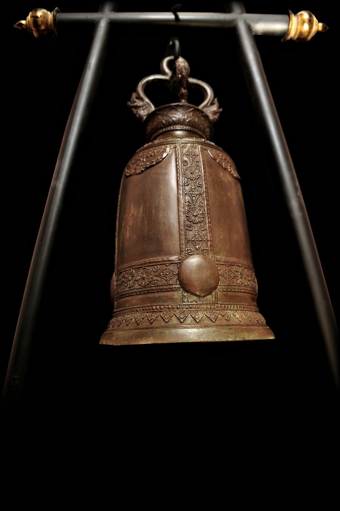 Extremely Rare 19C Bronze Thai Temple Bell #BB457